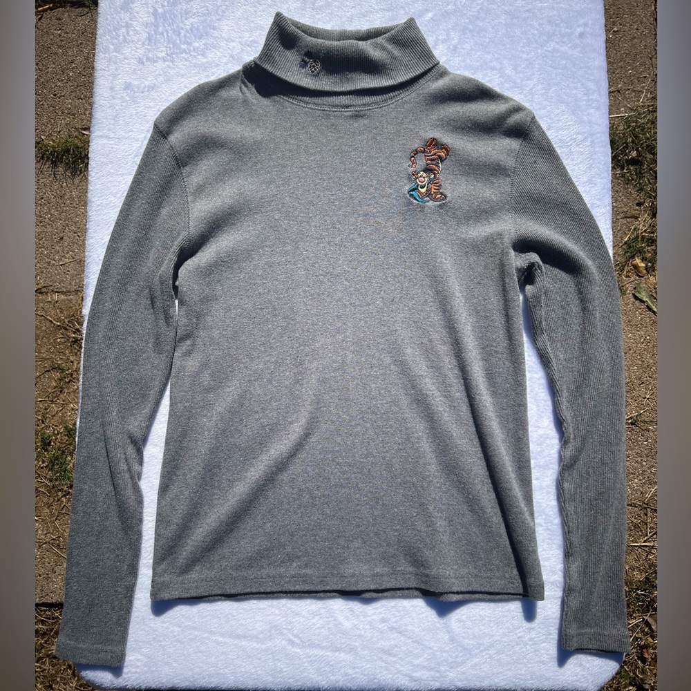 Vintage Disney gray tigger turtle neck